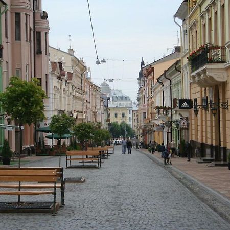 Two-Bedroom On Lesi Ukrainky Lviv Luaran gambar
